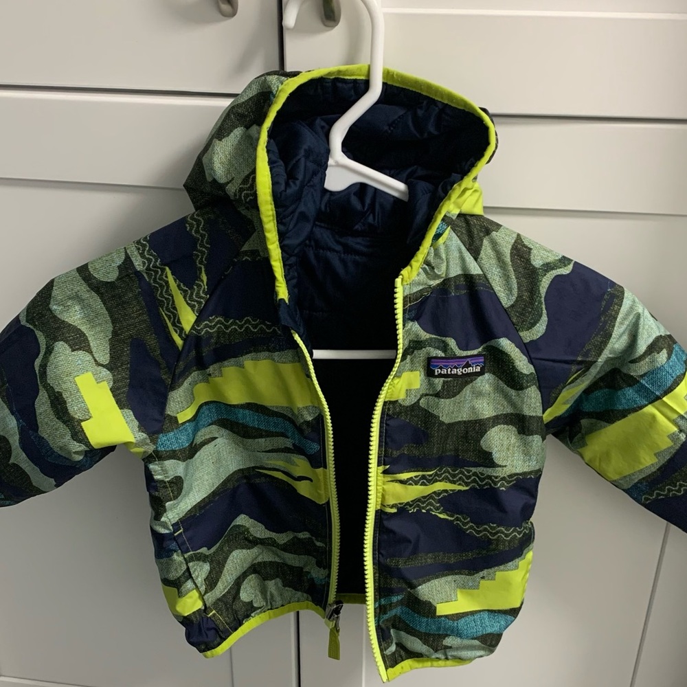 Kids Patagonia reversible lightweight puffy jacket 2T